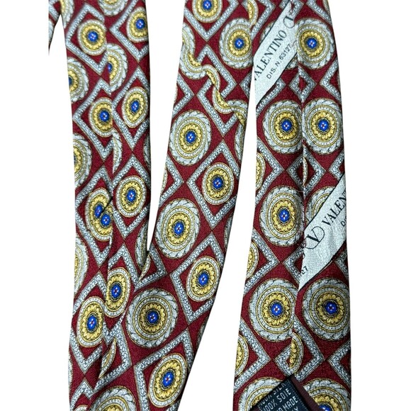 Valentino Vintage Handmade Italy 100% Silk Tie Geometric Wide Designer Logo - Picture 7 of 9